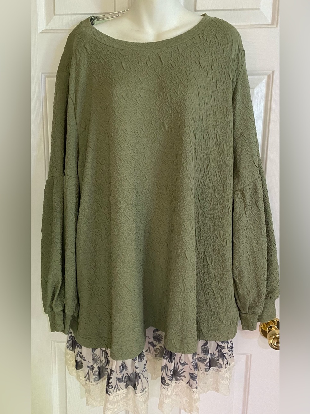 BloomChic Olive Green Textured Balloon-Sleeve Top Size 26